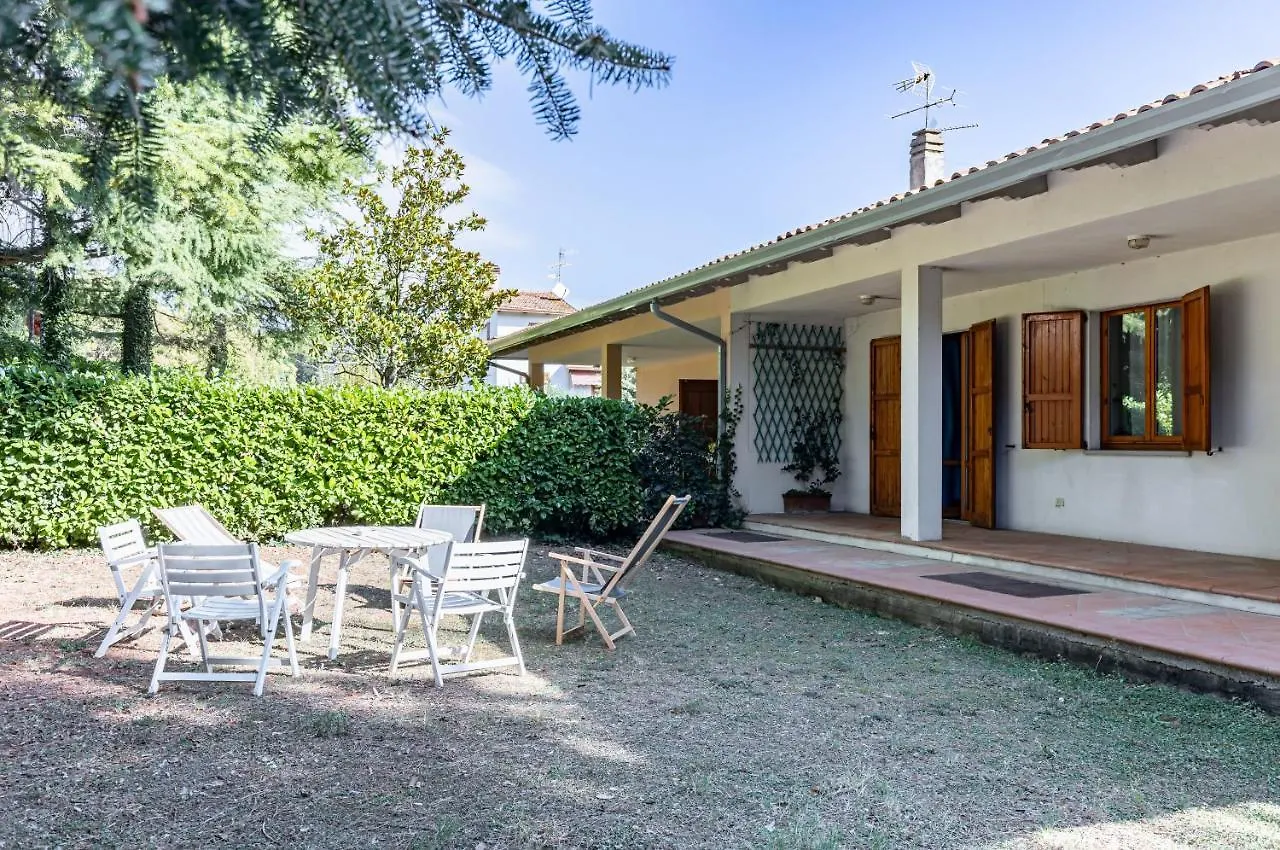 Villa Il Glicine - Vintage Apartment X8 Perugia 0*,  Italy